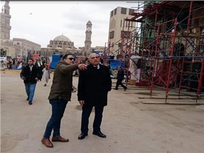 نائب محافظ القاهرة يتفقد أعمال تطوير شارع الأزهر ومسجد الحسين