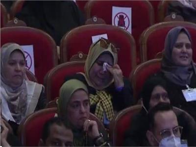 نوبة بكاء بسبب كلمات أغنية «ست الحبايب» باحتفالية المرأة المصرية