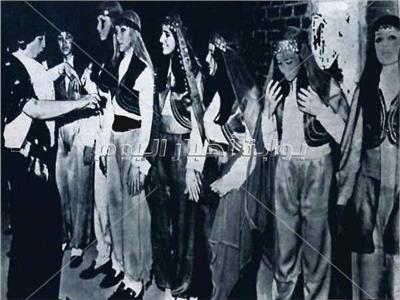 بنات «دار التربية» في الستينيات.. رقصة خاصة للربيع