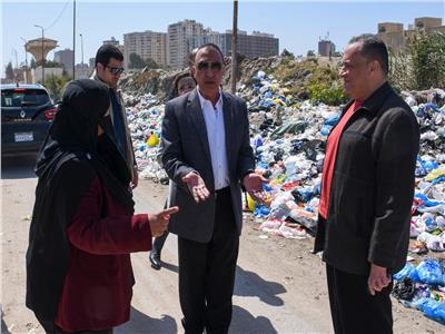 محافظ الإسكندرية يحيل مسئولي الرصد البيئي بالمنتزة للتحقيق   