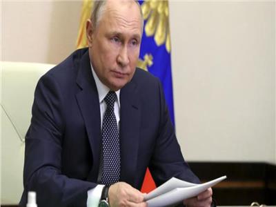 بوتين يوقع مرسوما بفرض قيود على تأشيرات الدخول لمواطني «الدول غير الصديقة»