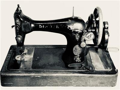 أول محاولة في التاريخ لصناعة ماكينة الخياطة