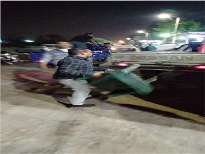 حملة إزالة إشغالات ليلية بمنشأة القناطر |صور