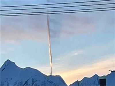 «سحابة غريبة» تثير الجدل فوق جبل ليزي بولاية ألاسكا