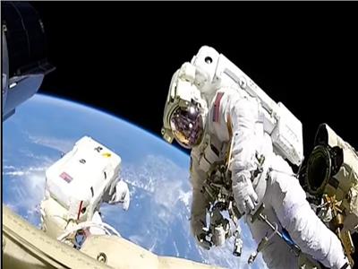 رواد فضاء ناسا يختبرون نظام تبريد جديد قد يدخل في بدلات الفضاء المستقبلية| فيديو