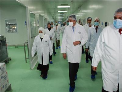 «عبدالغفار» يؤكد حرص الدولة على عدم تأثر صناعة الدواء بأي أحداث خارجية