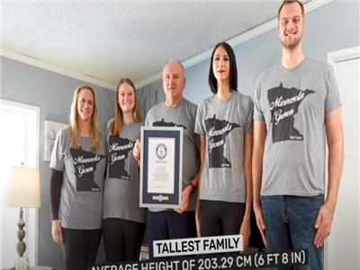 «أطول عائلة في العالم» تدخل موسوعة جينيس |فيديو   