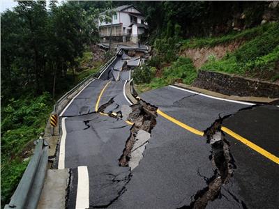 ارتفاع حصيلة ضحايا الانهيارات الأرضية بالفلبين لـ 133 قتيلا