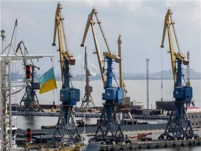 الدفاع الأوكرانية: سفن روسيا الحربية تواصل إغلاق ميناء ماريوبول