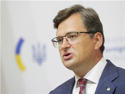 وزير الخارجية الأوكراني يتهرب من الإجابة عن سؤال حول الأسرى الروس