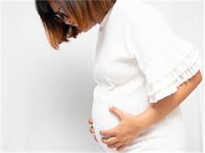 لماذا تشعرين بآلام البطن أثناء الحمل؟