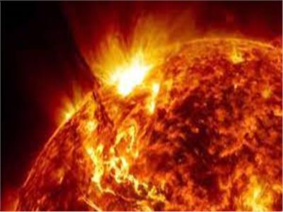 انفجار شمسي وتوقعات بعواصف وتوهجات شمسية اليوم تتوجه إلى الأرض| فيديو