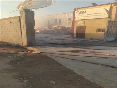 حريق مروع بأحد مصانع إنتاج الورق بمدينة السادات| صور