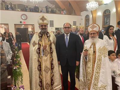 سفير مصر في كندا يشارك بقداس عيد القيامة وينقل تهنئة الرئيس للجالية المصرية