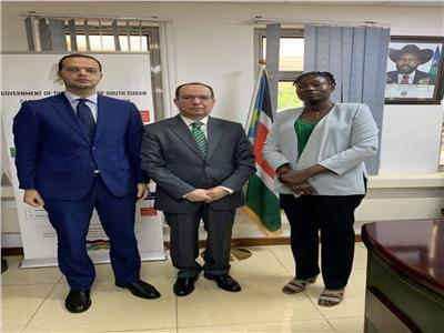 السفير المصري في جوبا يلتقي وزيرة الصحة بجنوب السودان