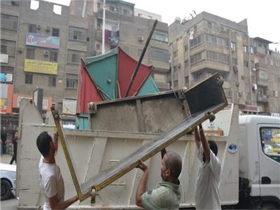 قبل العيد.. إزالة تراكمات القمامة من شوارع حي شرق وغرب شبرا الخيمة  