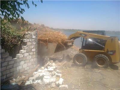 وزارة الري ترصد وتزيل التعديات على المجارى المائية خلال إجازة العيد