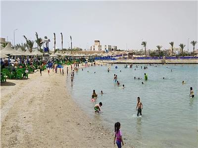 اقبال على شواطئ الغردقة في ثاني أيام عيد الفطر المبارك