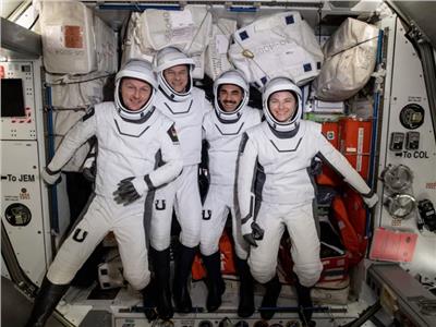 سبيس إكس تُعيد 4 رواد فضاء إلى الأرض| فيديو
