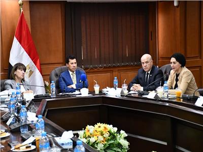 صبحي يستعرض مع ممثلى منظمة الأمم المتحدة الاستراتيجية الوطنية المصرية للشباب والنشء 