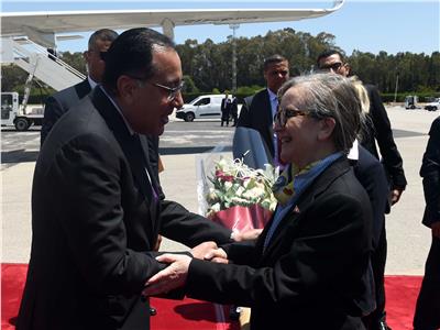 رئيس الوزراء يُغادر إلى تونس للمشاركة في أعمال اللجنة المشتركة بين البلدين