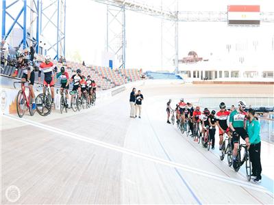 وزير الرياضة يشيد بنجاح تنظيم مصر وصدارته بطولة كأس العرب لدراجات المضمار