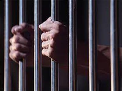 السجن المشدد 5 سنوات لـ4 متهمين بالسرقة بالإكراه وحياز أسلحة في المرج 