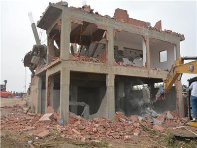 محافظ القليوبية يشهد إزالة 3 مباني متعارضة مع إنشاء كوبري القناطر الخيرية