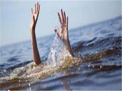 غرق طالب في بحر العريش وإنقاذ شابين آخرين