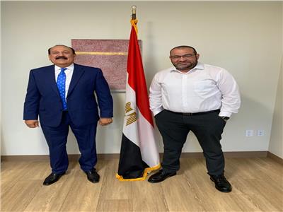 القنصل العام في لوس أنجلوس يلتقي عالم مصري مرشح لجائزة نوبل