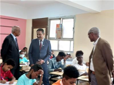 سلومة وسفير السودان في جولة تفقدية للجان الامتحانات بالجيزة| صور