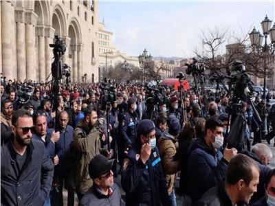 المعارضة الأرمينية تغلق مبنى وزارة الخارجية 