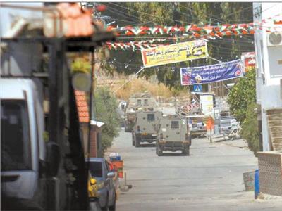 اشتباكات بين الفلسطينيين وقوات الاحتلال خلال اقتحام مخيم  جنين