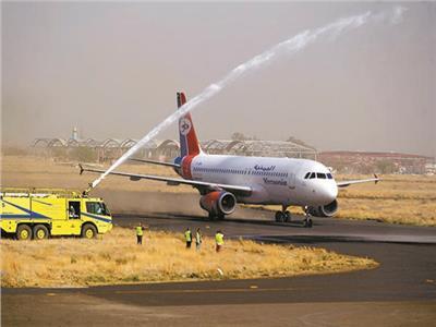 أولى رحلات الخطوط اليمنية تصل مطار القاهرة بعد انقطاع سنوات