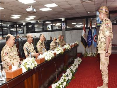  وزير الدفاع يشهد المرحلة الرئيسية لمشروع «عمرو -7» |صور