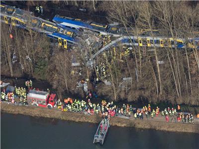 مقتل 3 أشخاص وإصابة آخرين في حادث قطار بميونخ الألمانية 