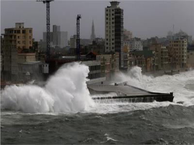 مصرع 3 وانهيار 60 مبنى وإجلاء الآلاف في العاصمة الكوبية بسبب الإعصار "أغاثا"