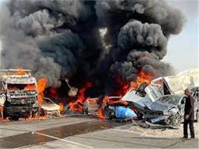 مصرع سائق وإصابة 4 أخرين بسبب تباع سيارة نقل بالشيخ زايد