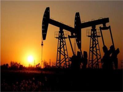 إنتاج النفط في ليبيا شبه متوقف.. وموانئ وحقول البلاد معطلة وسط الصراع السياسي