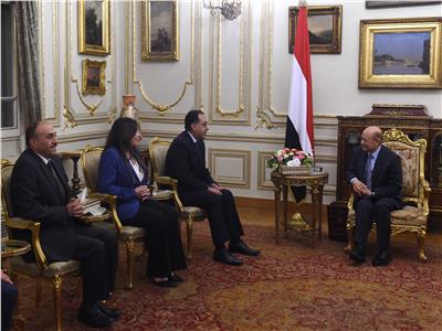 رئيس «الرئاسي اليمني»: العاصمة الإدارية الجديدة إحدى معجزات الشعب المصري