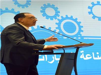 رئيس الوزراء يلتقي مستثمري المنطقة الاقتصادية بشرق بورسعيد