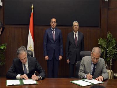 رئيس الوزراء يشهد توقيع اتفاقيتي تعاون لإزالة الكربون من الطاقة في مصر