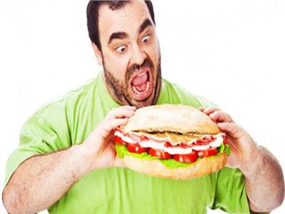 «الأكل الطائش».. عادات غذائية خاطئة تمنع فقدان الوزن