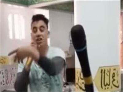 تامر أمين: «هوس» السوشيال ميديا سبب رقص الشاب داخل المسجد