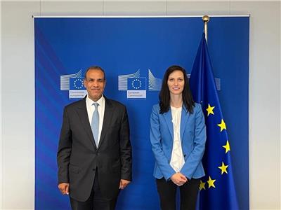 سفير مصر ببروكسل يبحث تعزيز التعاون مع مفوضة الاتحاد الأوروبي للابتكار