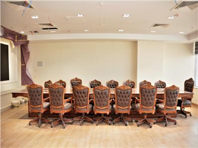 18 غرفة اجتماعات بمبنى وزارة الطيران المدني بالعاصمة الإدارية |صور