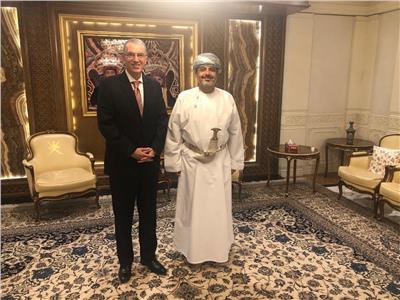 السفير المصري بمسقط يبحث تعزيز التعاون مع وزير النقل العماني
