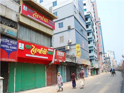 حكومة بنجلاديش تجبر المتاجر والأسواق علي الإغلاق بعد الساعة 8 مساء