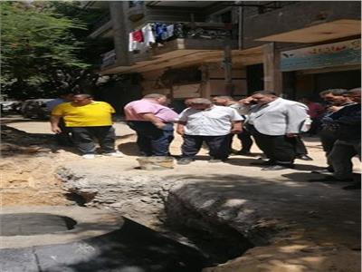نائب محافظ القاهرة يتابع أعمال إصلاح بيارات الصرف الصحي بشبرا