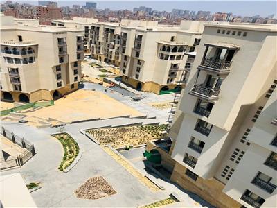 صور| نائب وزير الإسكان يتفقد الموقف التنفيذي لمشروع تطوير منطقة سور مجرى العيون 